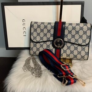 Authentic vintage Gucci navy blue leather clutch and crossbody w giftbag